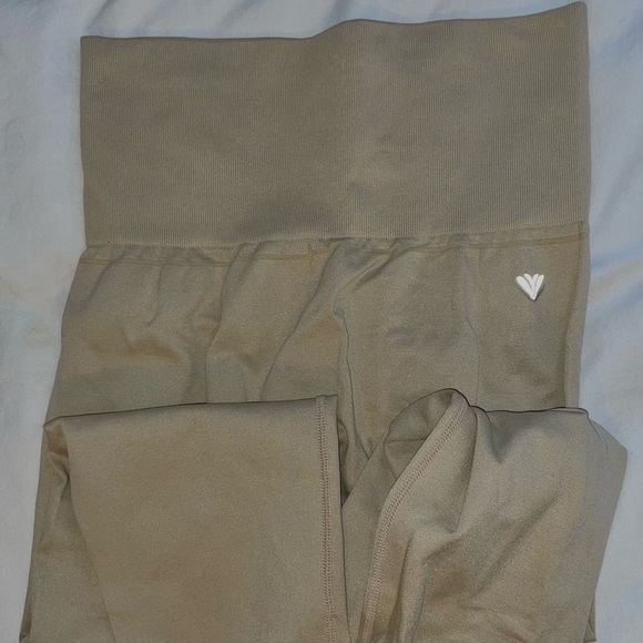 White&beige scrunch leggings - Picture 1 of 5